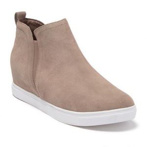 blondo Waterproof Georgette Sneaker Beige Tan Mushroom Color Size 9.5